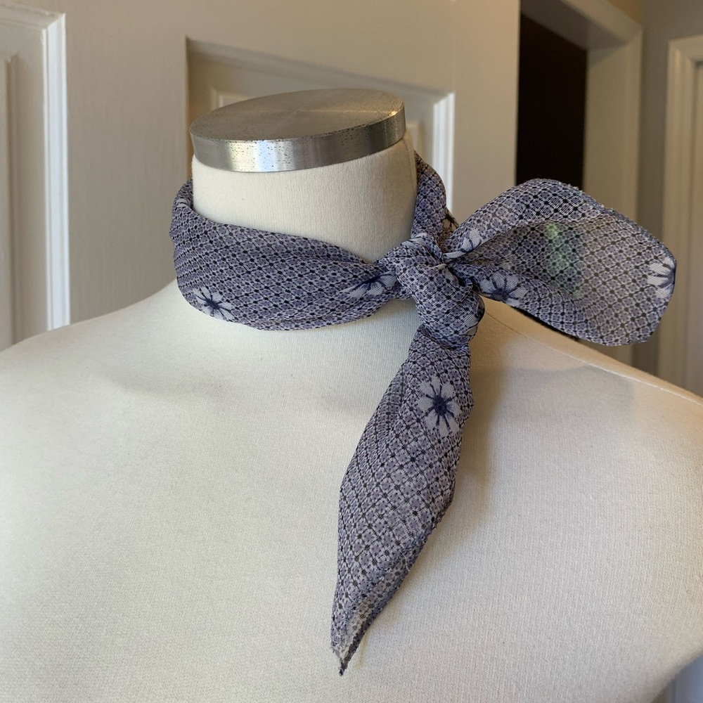 Scarf- short - blue- flower patterns